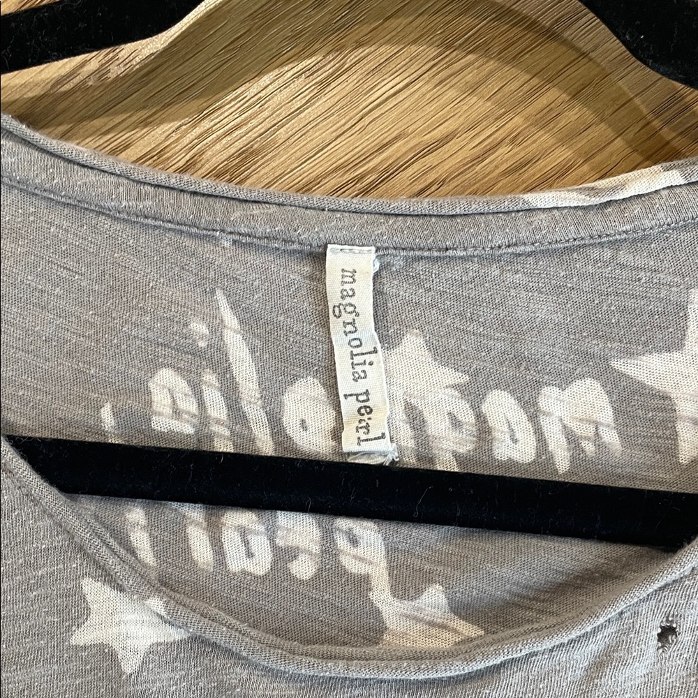 Magnolia Pearl Gray Star Short Sleeve Tee - Picture 2 of 4
